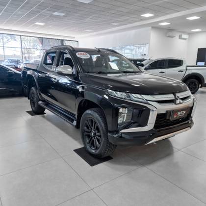 MITSUBISHI L200 TRITON 2.4 16V TURBO DIESEL SPORT HPE CD 4P 4X4 AUTOMÁTICO